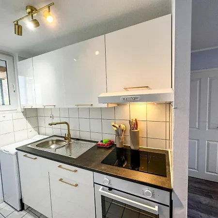 Messenah Fuer 5 Gaeste Mit Kostenlosen Parkplaetzen Apartman *