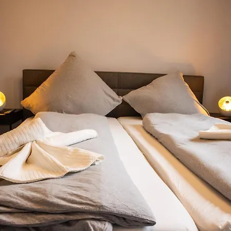 Messenah Fuer 5 Gaeste Mit Kostenlosen Parkplaetzen Hannover